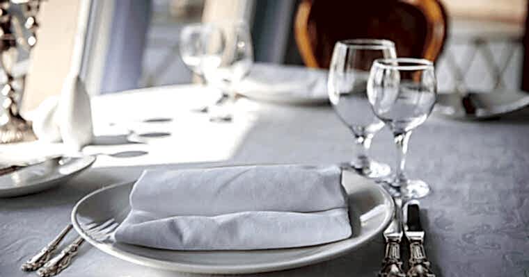 Renting Boat With Food