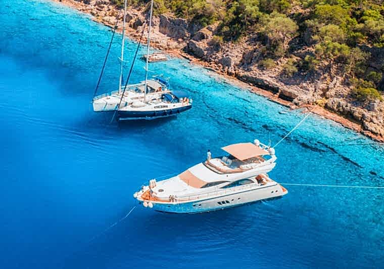 Tekne Tatili Alternatiflerinden Yelkenli Tekne mi, Motoryat mı?