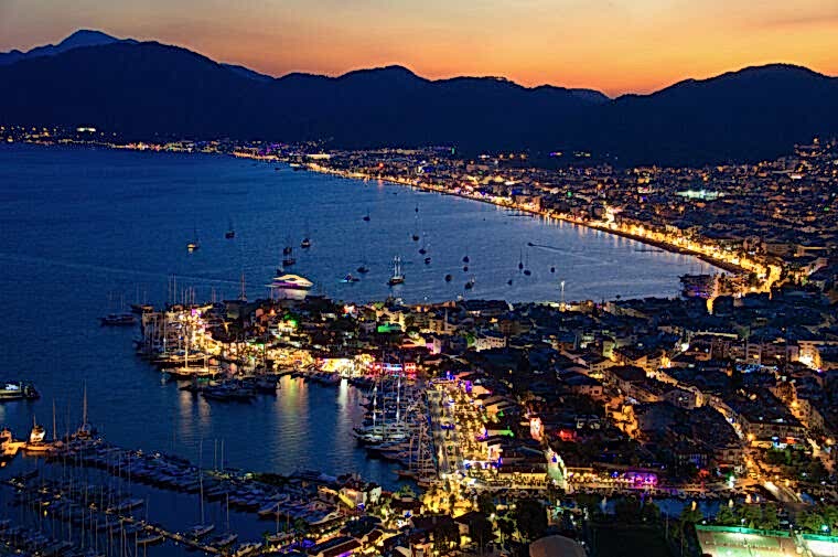 Exploring the Vibrant Nightlife in Marmaris