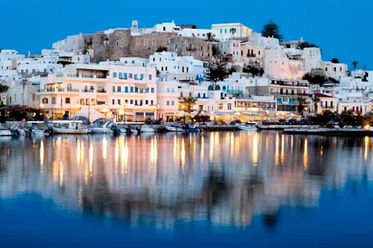 Yacht Charter Naxos: Guide to Exploring the Heart of the Cyclades