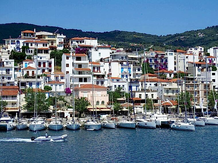 Guide to Yacht Chartering in Skiathos