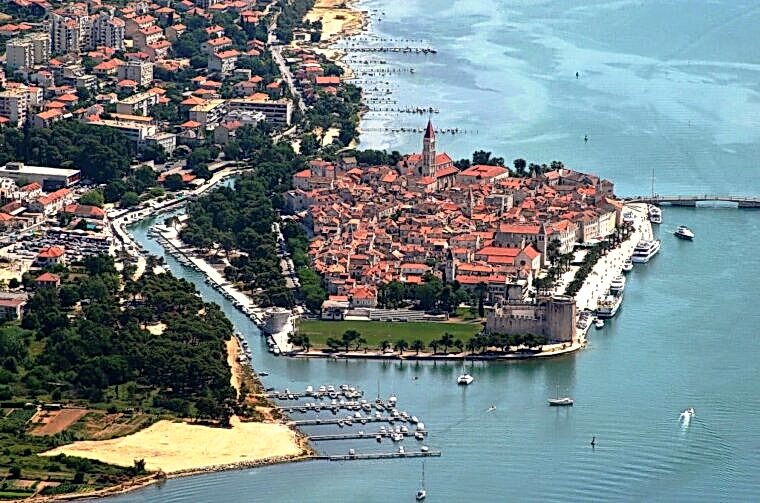 Yacht Charter Seget Donji Guide