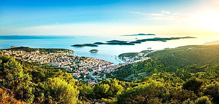 Yacht Charter Hvar Guide